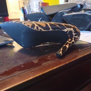 COPY - CALVIN KLEIN NEVER WORN PUMPS